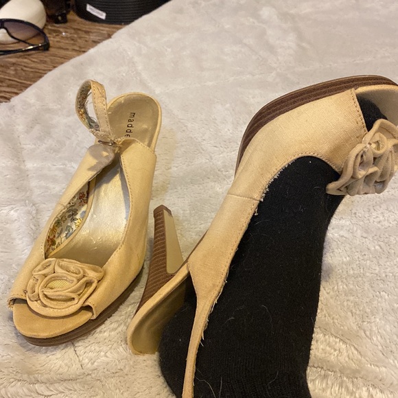 2/$20. Madden girl, canvas shoes in size 9.5. - Picture 7 of 7